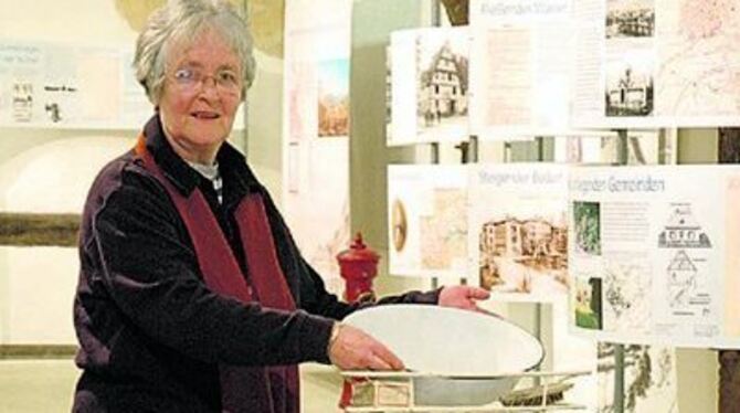 Die Historikerin Johanna Petersmann hat die Ausstellung im Stadtmuseum zusammengestellt.
FOTO: MSC Die Historikerin Johanna Petersmann hat die Ausstellung im Stadtmuseum zusammengestellt.
FOTO: MSC