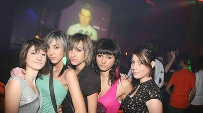 Heißes Motto, heiße Partygänger: »Bist du sexy?« hieß es beim Schülerschwof des IKG in der »Färberei«. M