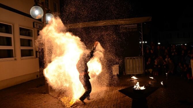 Beeindruckend  war  die  Feuer-Show  von  Jens  Coers  von  der Gruppe Art & Flame