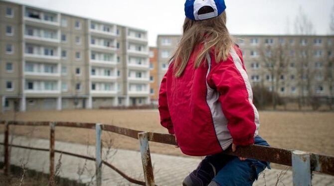 Laut einer aktuellen Studie wachsen 2,1 Millionen Jungen und Mädchen in Deutschland unterhalb der Armutsgrenze auf. Foto: Pat