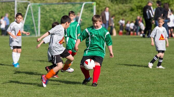 Immer am Ball beim Drei-Löwen-Cup am BZN. FOTO: ZAWADIL