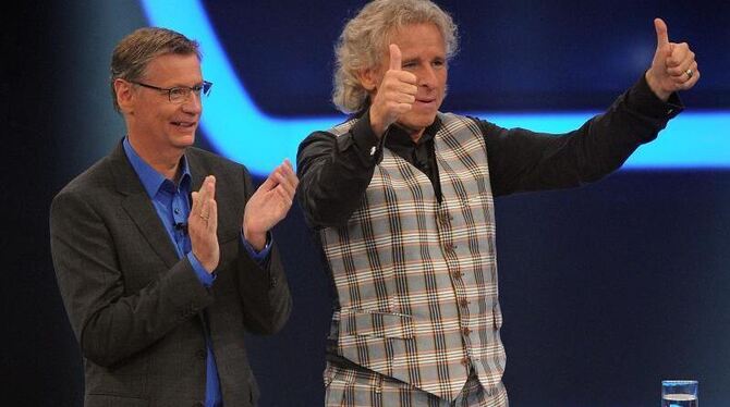 Günther Jauch (l) und Thomas Gottschalk in der RTL Fernsehshow »Die 2 - Gottschalk & Jauch gegen ALLE«. Foto: Henning Kaiser