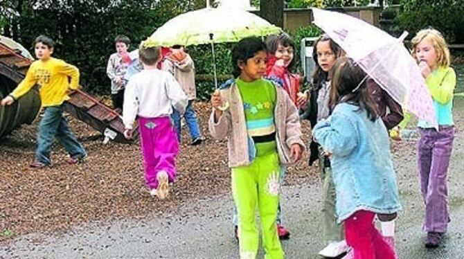 Multikulti auf dem Pausenhof: Schüler aus 20 Nationen besuchen die Hermann-Kurz-Schule. 
FOTO: ELS