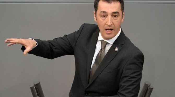 Der Vorsitzende von Bündnis 90/Die Grünen, Cem Özdemir, übt Kritik an der Doppelspitze seiner Partei. Foto: Britta Pedersen