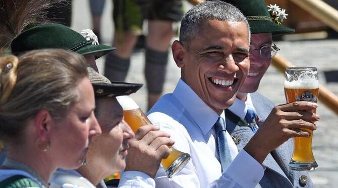 US-Präsident Barack Obama zeigt sich bei einem Besuch im bayerischen Krün gut gelaunt. Foto: Daniel Karmann
