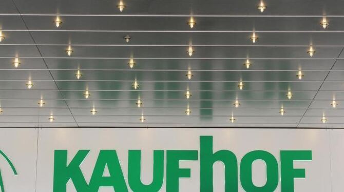 Kaufhof wird für 2,8 Milliarden Euro an den kanadischen Konzern Hudson's Bay verkauft. Foto: Jens Kalaene