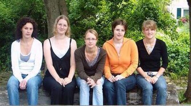 Um Amt und Titel Wacholderkönigin konkurrieren am Donnerstag (von links) Sandra Hussinger (27), Ursula Hagmayer (16), Daniela Sc