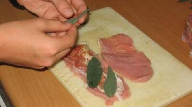 Das Saltimbocca alla romana von Robin Göbel erfordert Fingerspitzengefühl bei der Zubereitung. FOTO: PR