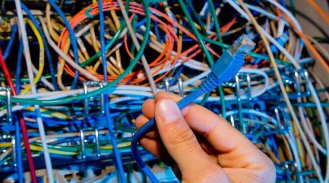 Die SPD trägt die geplante Wiedereinführung der umstrittenen Vorratsdatenspeicherung mit. Foto: Julian Stratenschulte/Illustr Die SPD trägt die geplante Wiedereinführung der umstrittenen Vorratsdatenspeicherung mit. Foto: Julian Stratenschulte/Illustr