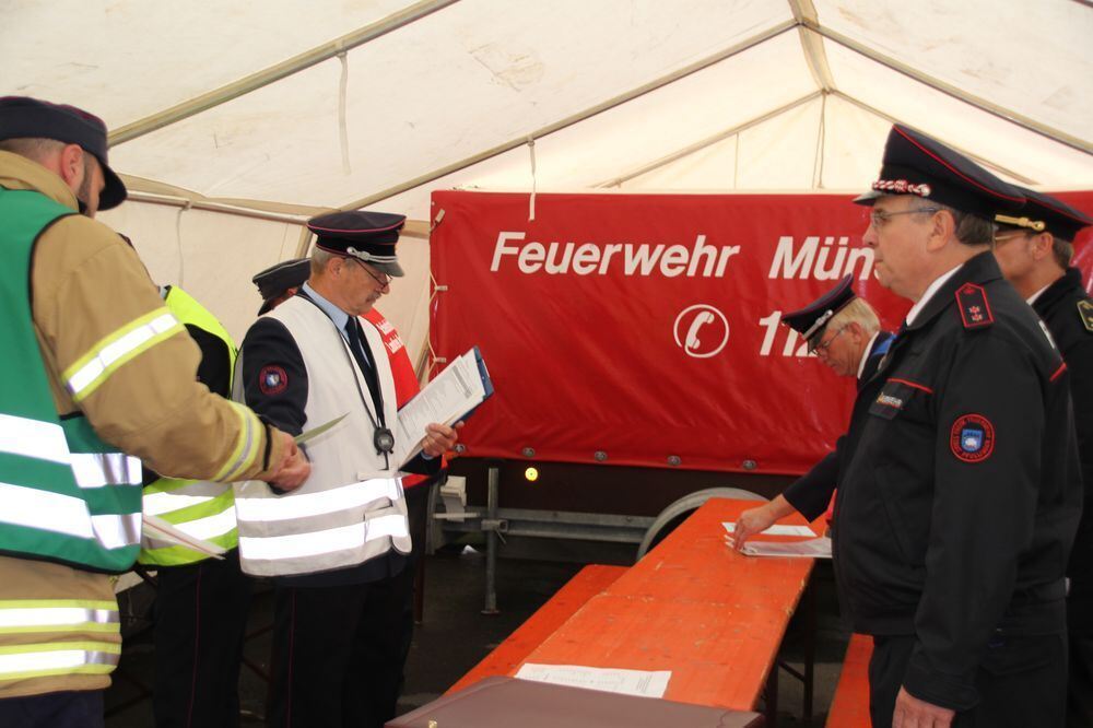 Abnahme Leistungsabzeichen Feuerwehr Münsingen 2015