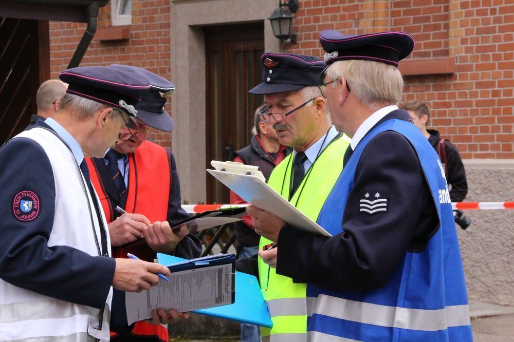 Abnahme Leistungsabzeichen Feuerwehr Münsingen 2015