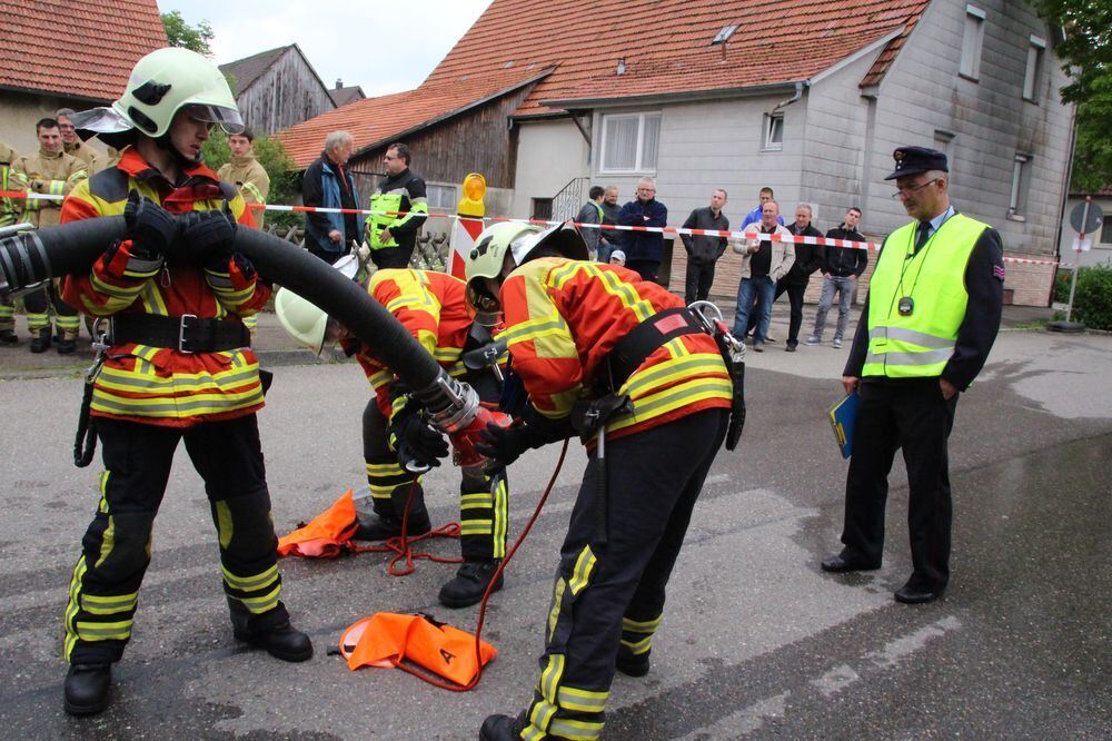 Abnahme Leistungsabzeichen Feuerwehr Münsingen 2015
