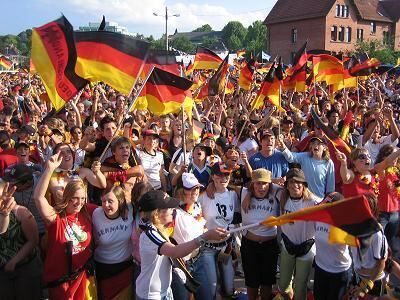 Der Ansturm auf das Bruderhausgelände war vor allem bei den Deutschland-Spielen gigantisch.
GEA-FOTO: ZENKE