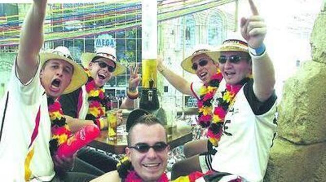 Auf Mallorca lassen die Deutschen dieser Tage alle Dämme brechen. Bei den WM-Partys auf der Balearen-Insel fließt das Bier in St