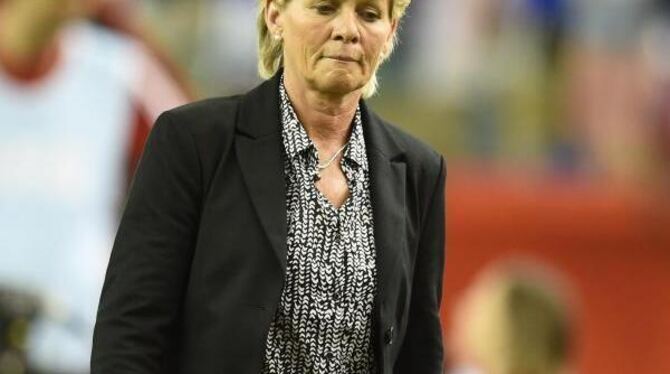 Bundestrainerin Silvia Neid konnte mit der ersten Halbzeit nicht zufrieden sein. Foto: Carmen Jaspersen