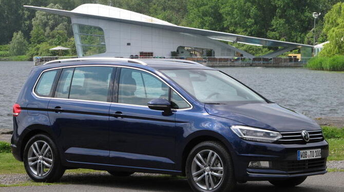 Die neue Generation des Volkswagen Touran bietet Familien noch mehr Platz und Nutzwerk, ist dabei so multimedial wie noch nie. G