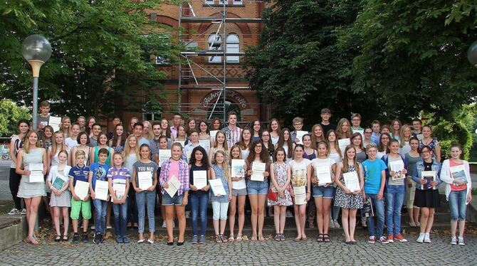 Strahlende Kepianer: 69 Schülerinnen und Schüler wurden mit den Danzer-Förderpreisen ausgezeichnet. Links auf dem Foto die Haupt