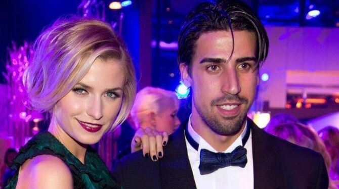 Lena Gercke und Sami Khedira gehgenj getrennte Wege. Foto: Joerg Carstensen Lena Gercke und Sami Khedira gehgenj getrennte Wege. Foto: Joerg Carstensen