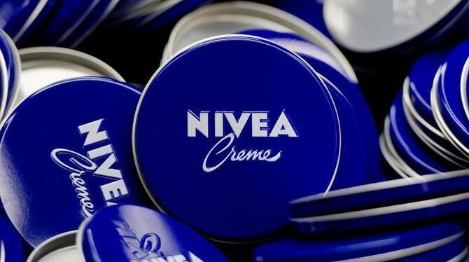 Bleibt das »Nivea«-Blau als geschützte Farbmarke eingetragen oder nicht? Foto: Daniel Bockwoldt/Archiv