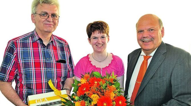 Von links: Helmut und Cornelia Bertsch mit GEA-Verleger Valdo Lehari jr.