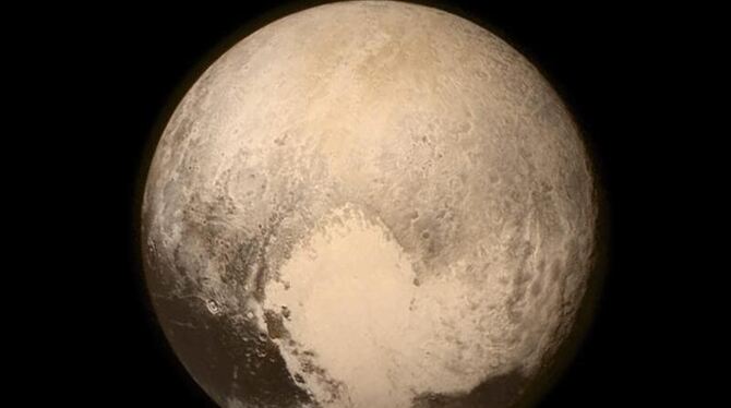 Die Sonde »New Horizons« näherte sich dem Pluto auf rund 12 000 Kilometer. Foto: EPA/NASA