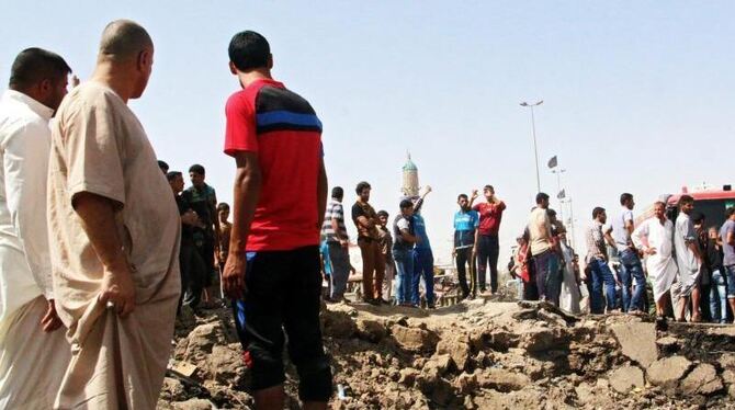 Die örtlichen Behörden in der Provinz Dijala sagten nach dem Anschlag die Eid-Feierlichkeiten ab und riefen eine dreitägige T