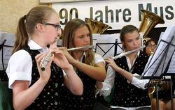 Großer Auftritt zum 90. Geburtstag: In mancher Nehrener Familie gehört der Musikverein zur Tradition. FOTO: WEITBRECHT