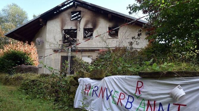 Die abgebrannte Flüchtlingsunterkunft in Remchingen.