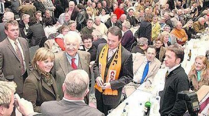 Franz Josef Strauß sprach 1987 im Zelt, für Edmund Stoiber hatte man am Montag die Halle reserviert. GEA-FOTO: JÜRGEN MEYER
