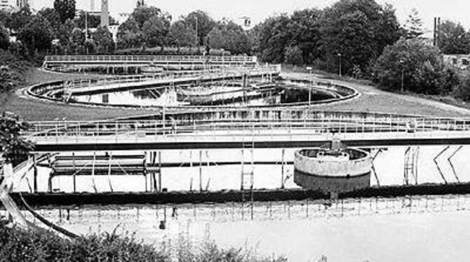 Die Klärbecken des Sammelklärwerks Oberes Echaztal in Pfullingen. Der Fremdwasseranteil ist sehr hoch. 
GEA-ARCHIV-FOTO: FM