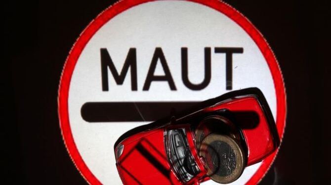 Das Maut-Gesetz sieht vor, dass Ausländer die nach Größe und Umweltfreundlichkeit des Autos gestaffelte Abgabe nur auf Autoba