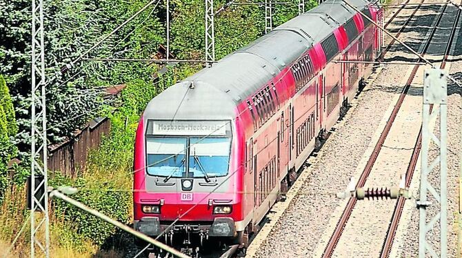Gemischte Lösung: Einige Regional-Express-Züge führen Waggons mit und ohne Klimaanlage. Dadurch können Fahrgäste Hitzestörungen Gemischte Lösung: Einige Regional-Express-Züge führen Waggons mit und ohne Klimaanlage. Dadurch können Fahrgäste Hitzestörungen