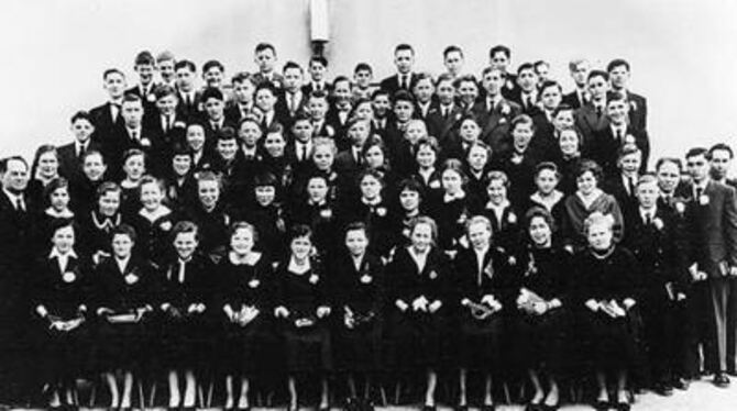 Der Eninger Konfirmandenjahrgang von 1956. Am 19. März soll das Fünfziger-Jubiläum gefeiert werden. FOTO: PR