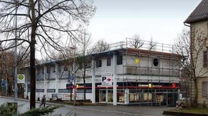 Der Rohbau fürs Rotlicht-Center steht. Ob unten mit oder ohne Sex-Videothek, darüber wird noch gestritten. FOTO: TRINKHAUS