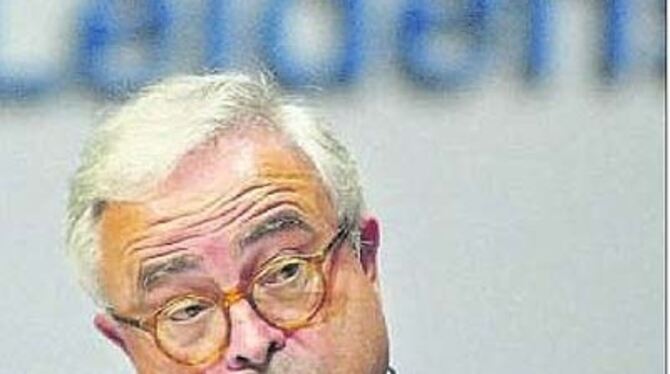 Muss Teilschuld akzeptieren: Rolf Breuer, Aufsichtsratschef der Deutschen Bank. 
FOTO: DPA