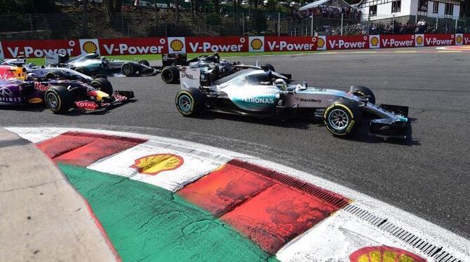 Lewis Hamilton holte sich in Belgien seinen sechsten Saisonsieg. Foto: Andrej Isakovic