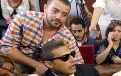 Mohammed Fahmy (unten) und Baher Mohammed müssen nach dem Urteil des Kairoer Gerichts je drei Jahre ins Gefängnis. Foto: Khal