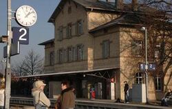 Für die Deutsche Bahn AG nicht mehr &raquo;betriebsanotwendig&laquo;: Das Mössinger Bahnhofsgebäude ist von einem privaten Inves