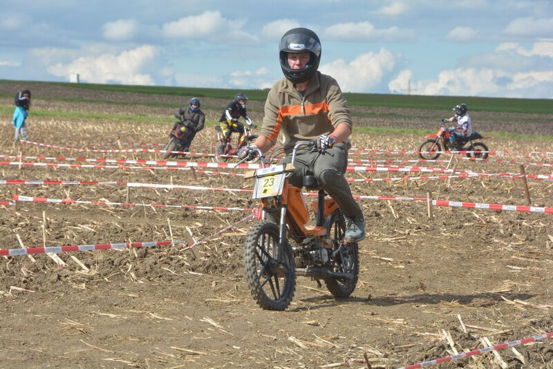Sechs-Stunden-Mofarennen Motorradfreunde Nehren 2015