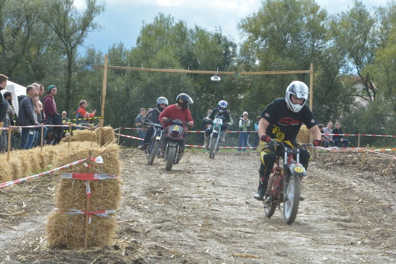 Sechs-Stunden-Mofarennen Motorradfreunde Nehren 2015