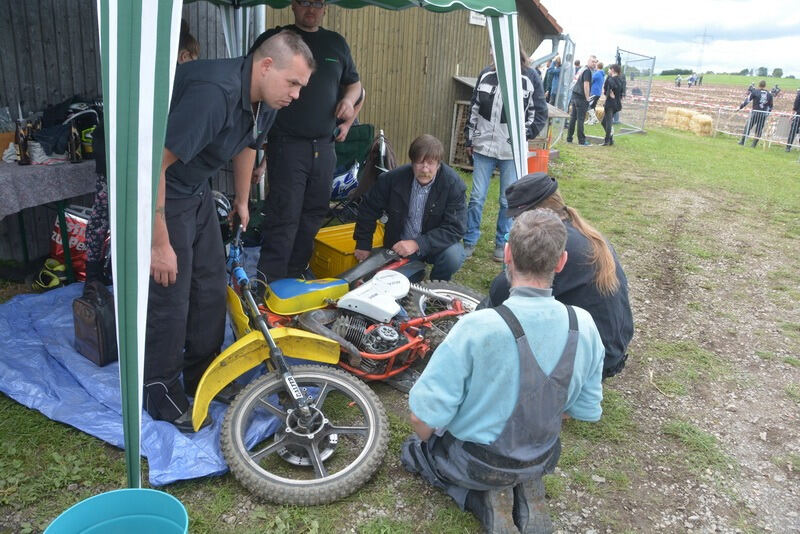 Sechs-Stunden-Mofarennen Motorradfreunde Nehren 2015