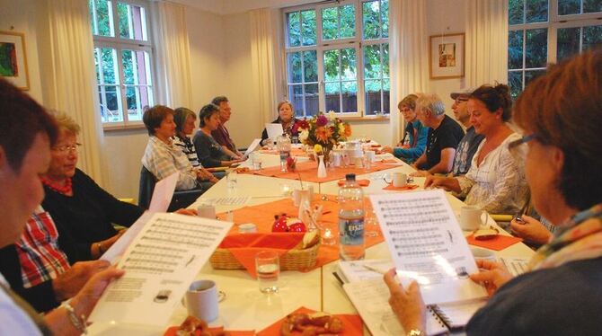 Singen können auch viele Menschen, die nicht sprechen können. FOTO: PFISTERER