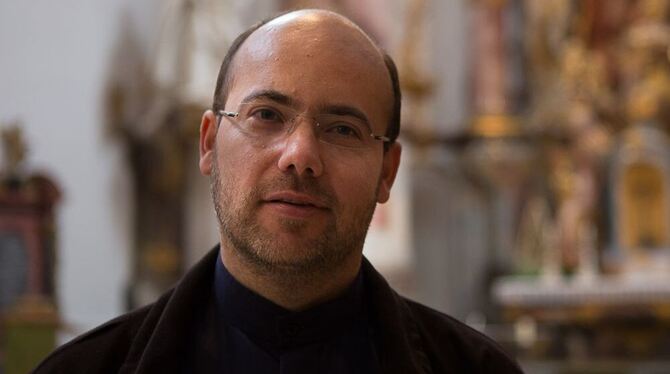 Kein Job wie jeder andere: Andreas Schäfer ist Mesner im Zwiefalter Münster. FOTO: LEUSCHKE