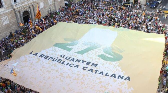 Eigentlich sollen die Katalanen nur ein neues Regionalparlament wählen. Nach dem Willen ihres Regierungschefs sollen sie jedo