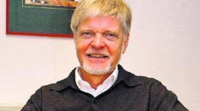 Hat sich bereits gut im Ruhestand eingerichtet, wird aber erst am Dienstag offiziell verabschiedet: Jos-Weiß-Schulleiter Uwe Kös