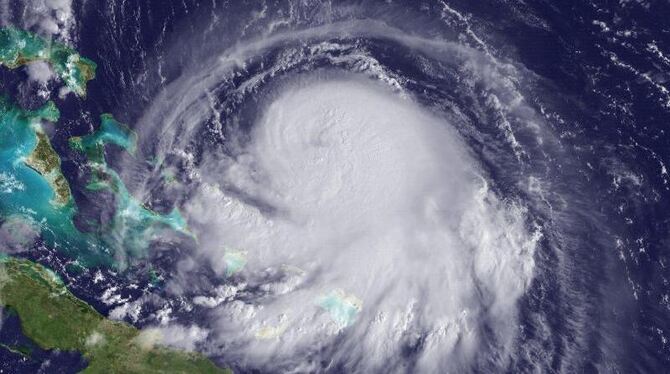 Nach jetzigen Vorhersagen könnte Hurrikan »Joaquin« die US-Ostküste am Montag oder Dienstag treffen. Foto: NOAA/EPA