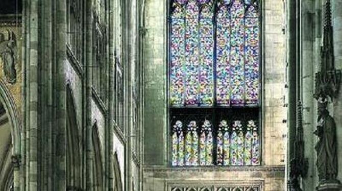 Gerhard Richter, deutscher Künstler mit Weltgeltung, hat mit dem Kölner Domfenster zum ersten Mal ein Werk für eine Kirche gesch
