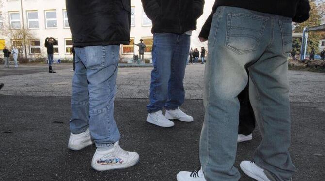 Seit 1953 werden alle drei bis fünf Jahre rund 2500 Jugendliche zu ihren Einstellungen befragt. Foto: Armin Weigel