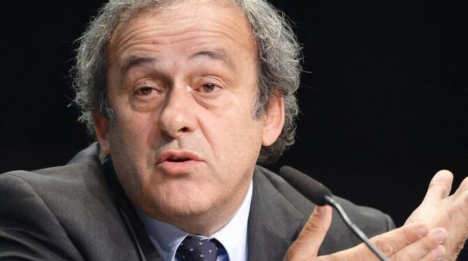 Michel Platini wird sich erklären müssen. Foto: Walter Bieri