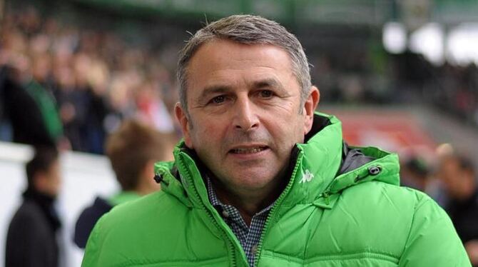 Wolfsburgs Manager Klaus Allofs vertraut den handelnden Personen beim DFB. Foto: Peter Steffen